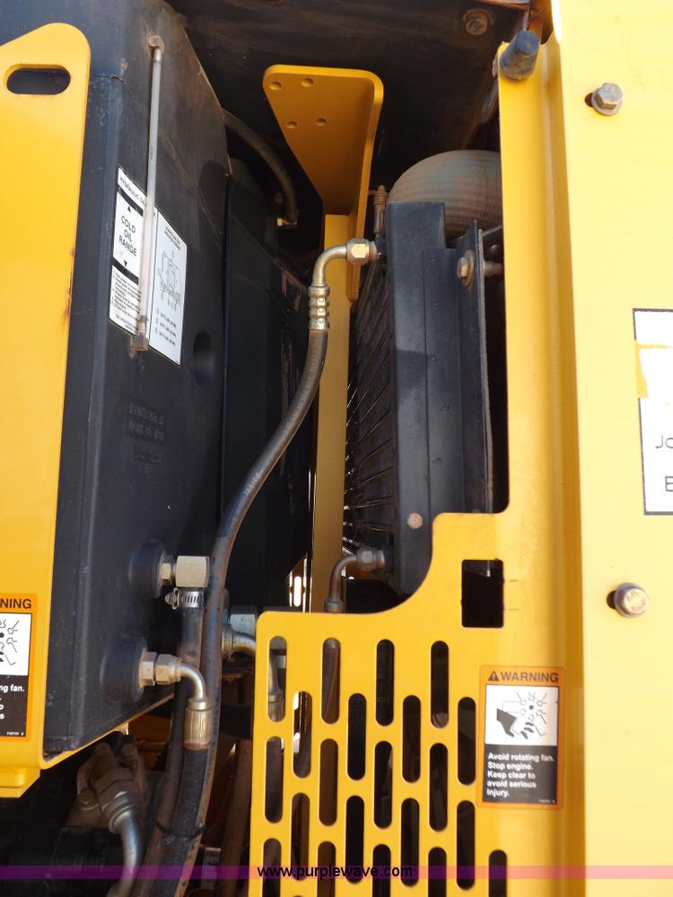 image for item K3197 2003 John Deere 770CH articulated motor grader