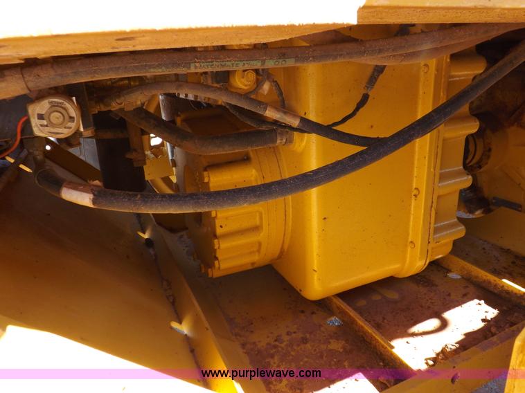 image for item K3197 2003 John Deere 770CH articulated motor grader