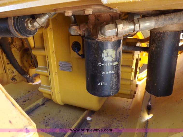 image for item K3197 2003 John Deere 770CH articulated motor grader