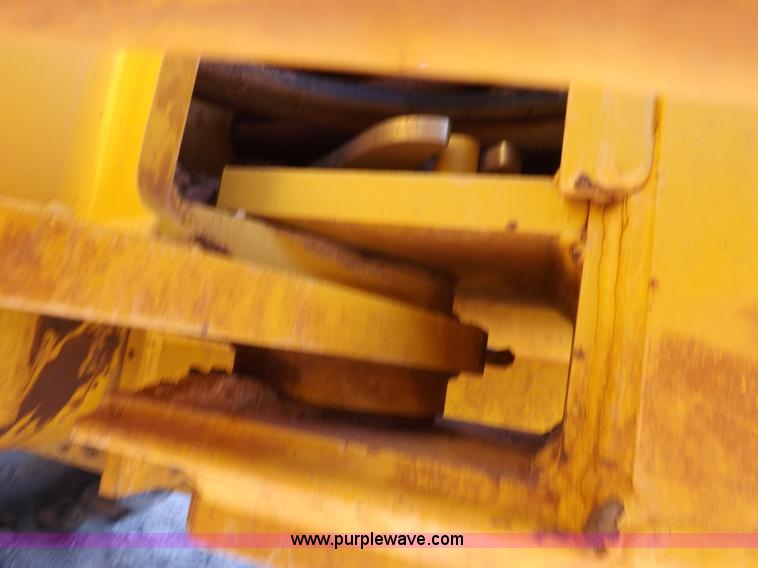 image for item K3197 2003 John Deere 770CH articulated motor grader