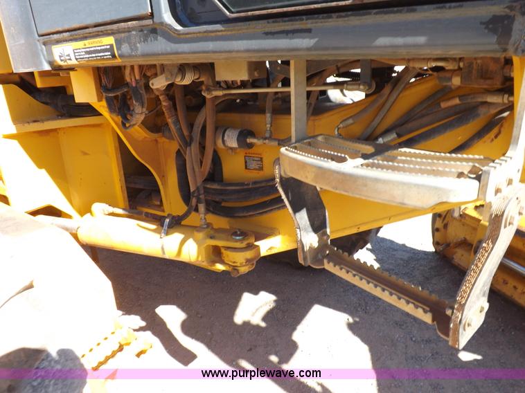 image for item K3197 2003 John Deere 770CH articulated motor grader