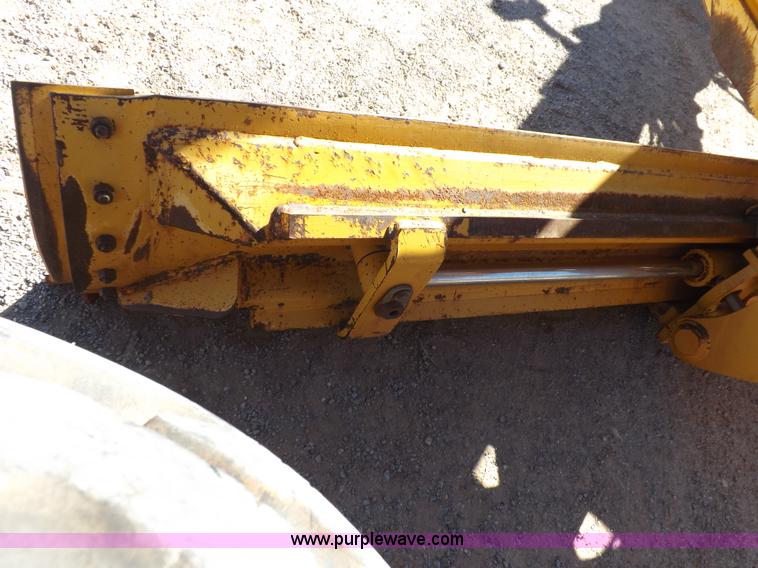 image for item K3197 2003 John Deere 770CH articulated motor grader