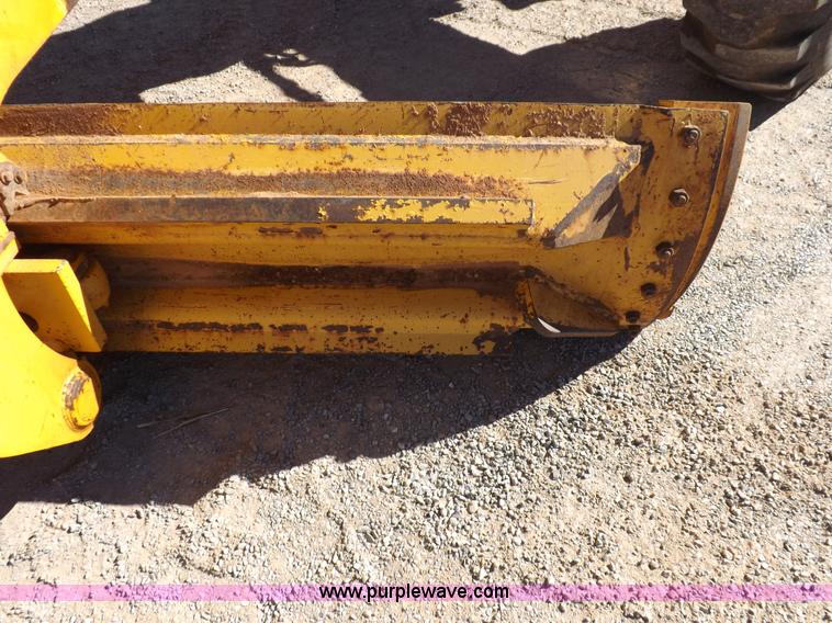 image for item K3197 2003 John Deere 770CH articulated motor grader