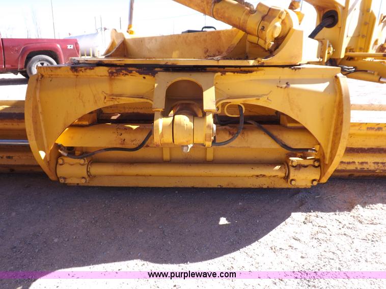 image for item K3197 2003 John Deere 770CH articulated motor grader