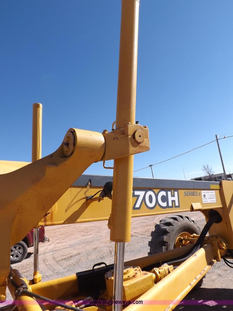 image for item K3197 2003 John Deere 770CH articulated motor grader