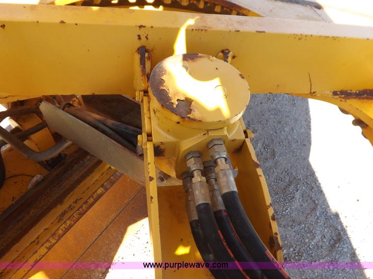 image for item K3197 2003 John Deere 770CH articulated motor grader