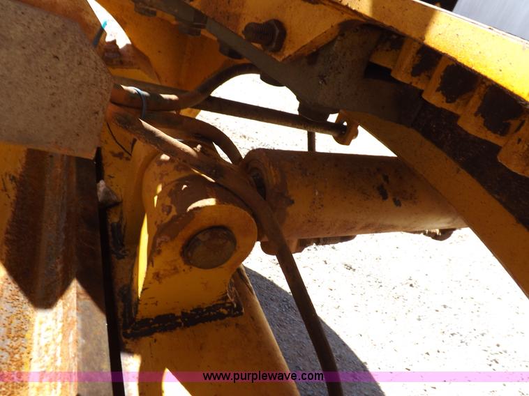 image for item K3197 2003 John Deere 770CH articulated motor grader