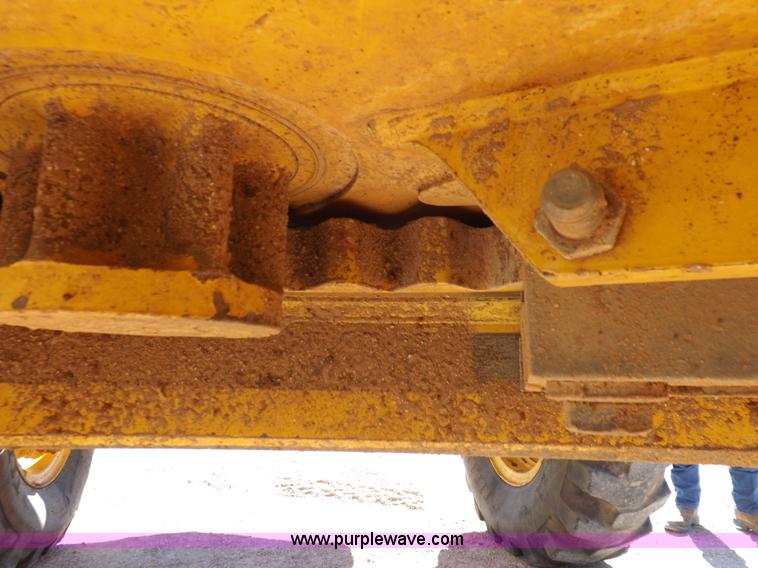 image for item K3197 2003 John Deere 770CH articulated motor grader