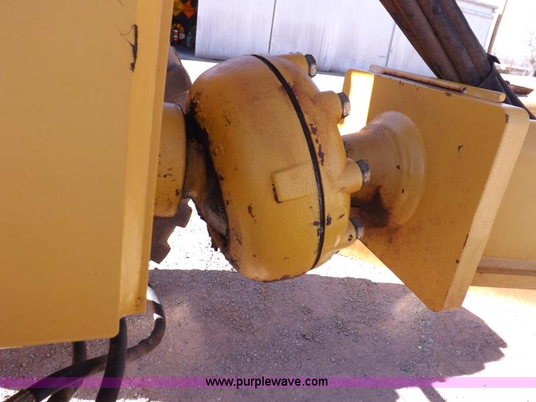 image for item K3197 2003 John Deere 770CH articulated motor grader