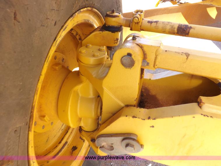 image for item K3197 2003 John Deere 770CH articulated motor grader