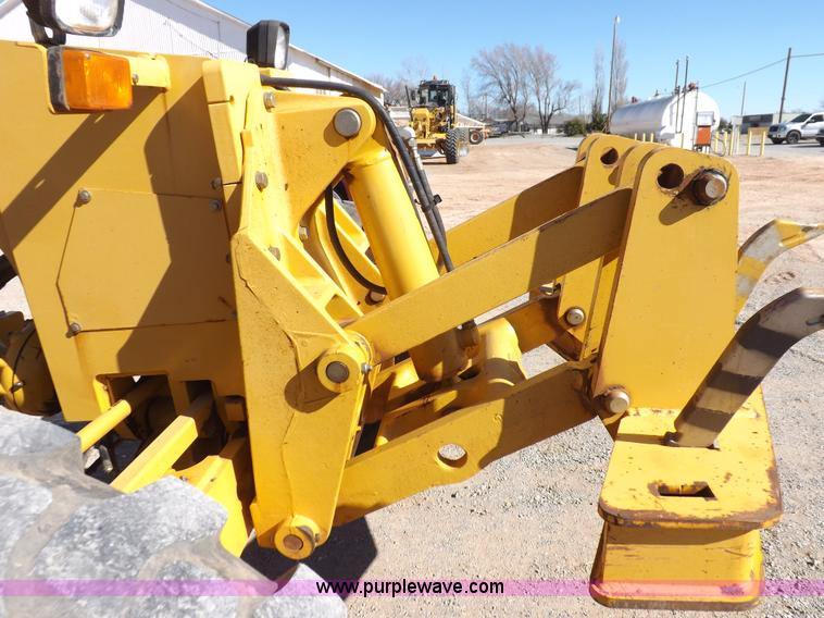 image for item K3197 2003 John Deere 770CH articulated motor grader