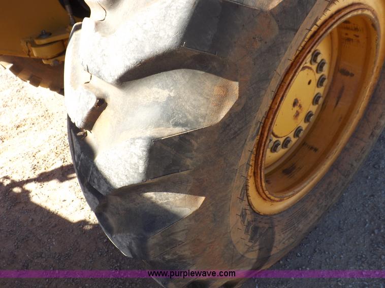 image for item K3197 2003 John Deere 770CH articulated motor grader