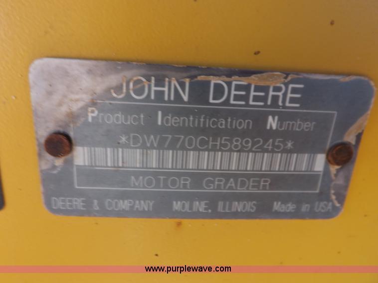 image for item K3197 2003 John Deere 770CH articulated motor grader