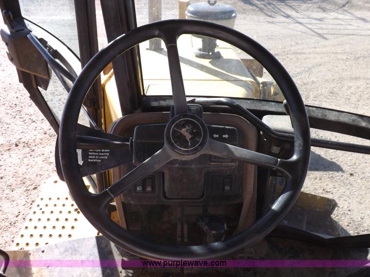 image for item K3198 1995 John Deere 310D backhoe