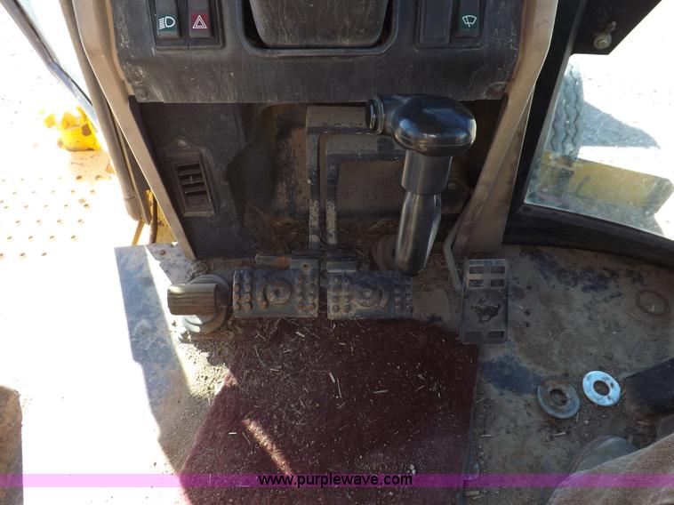 image for item K3198 1995 John Deere 310D backhoe