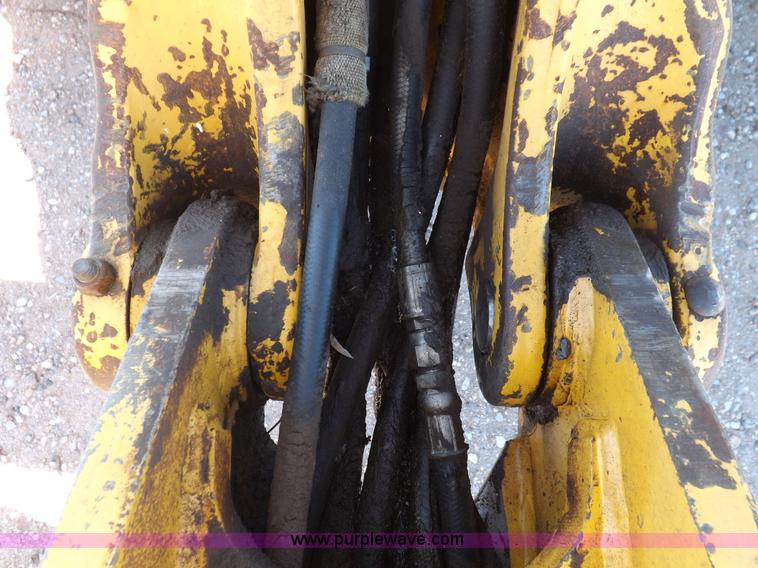 image for item K3198 1995 John Deere 310D backhoe