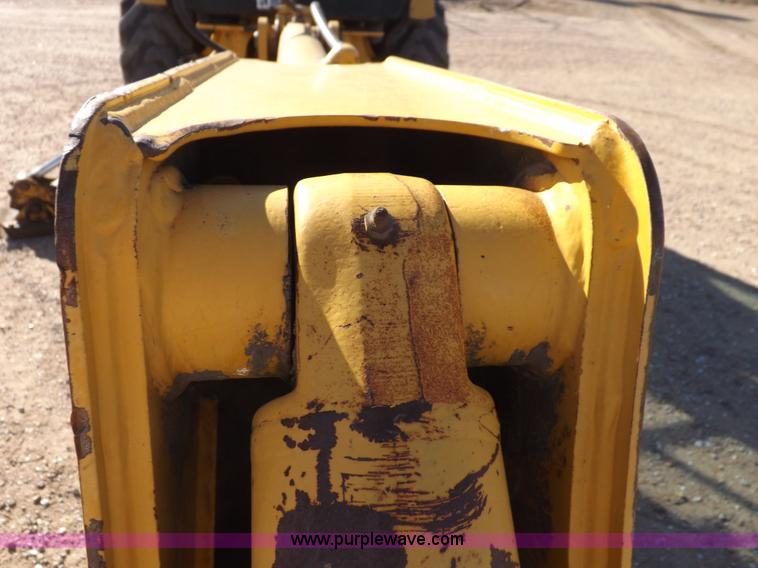 image for item K3198 1995 John Deere 310D backhoe