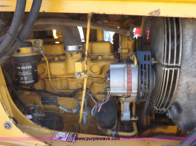 image for item K3198 1995 John Deere 310D backhoe