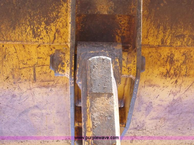 image for item K3198 1995 John Deere 310D backhoe