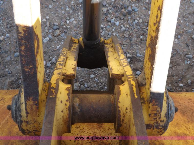 image for item K3198 1995 John Deere 310D backhoe