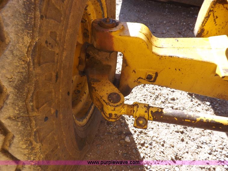 image for item K3198 1995 John Deere 310D backhoe