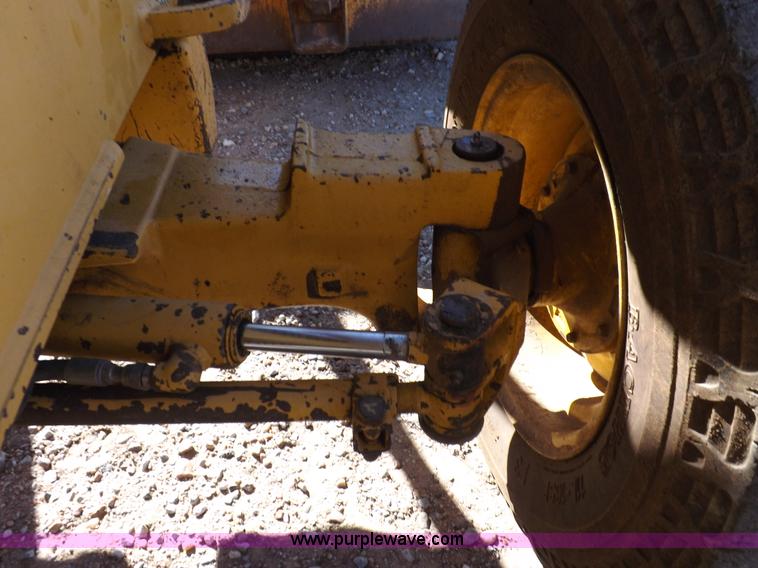 image for item K3198 1995 John Deere 310D backhoe