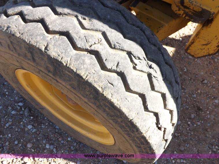 image for item K3198 1995 John Deere 310D backhoe