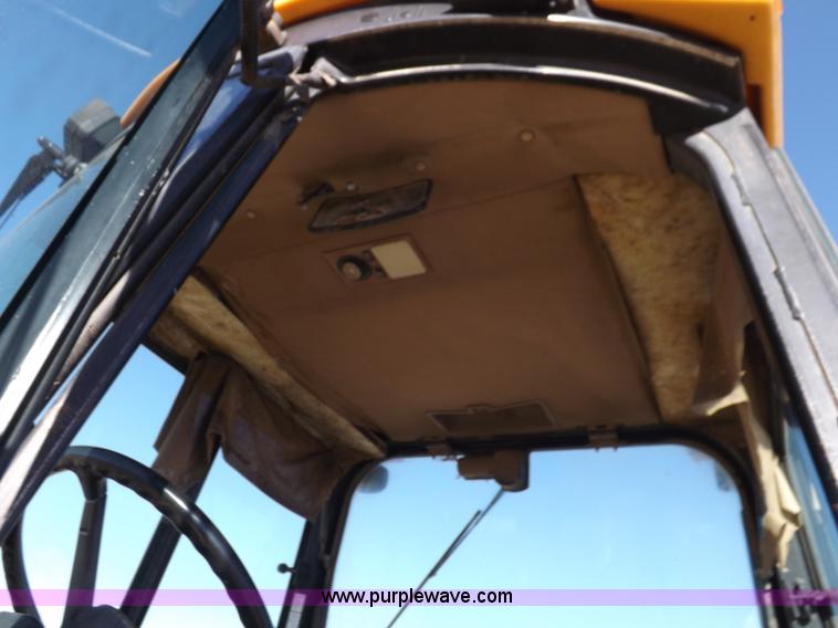 image for item K3198 1995 John Deere 310D backhoe
