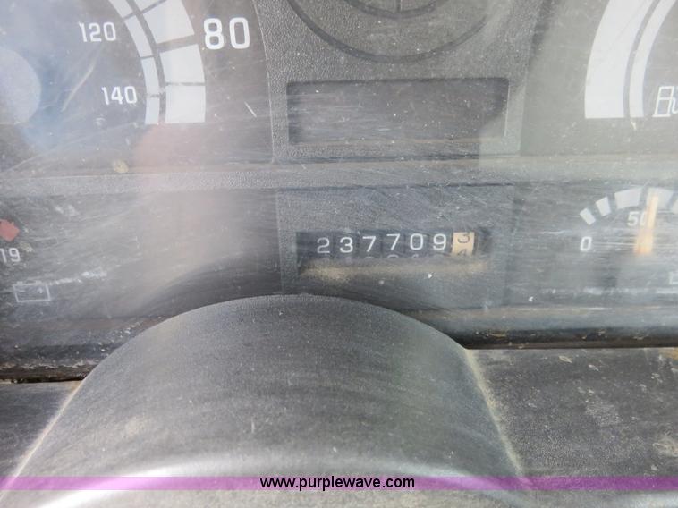 image for item K7084 1995 GMC TopKick flatbed truck