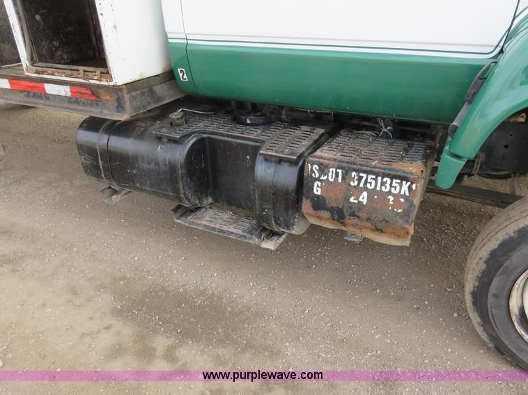 image for item K7084 1995 GMC TopKick flatbed truck