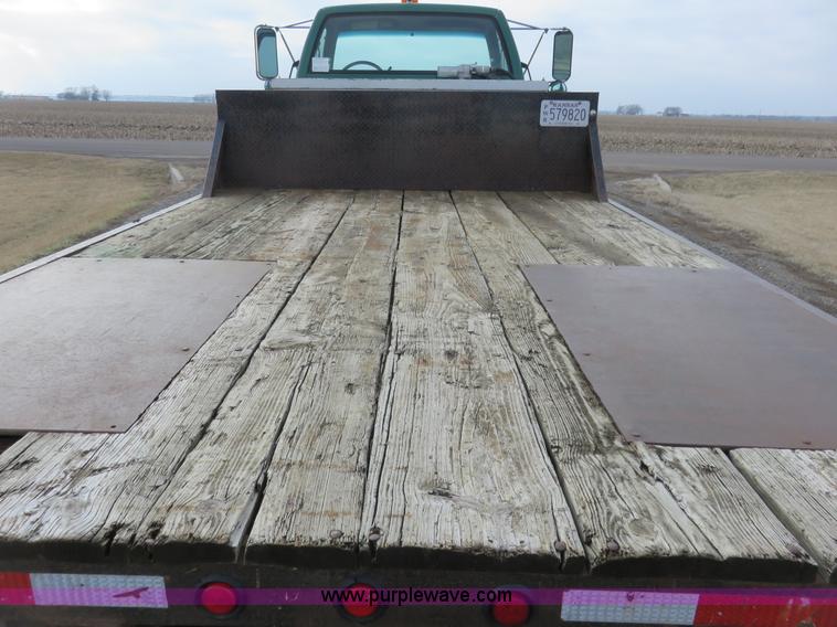 image for item K7084 1995 GMC TopKick flatbed truck