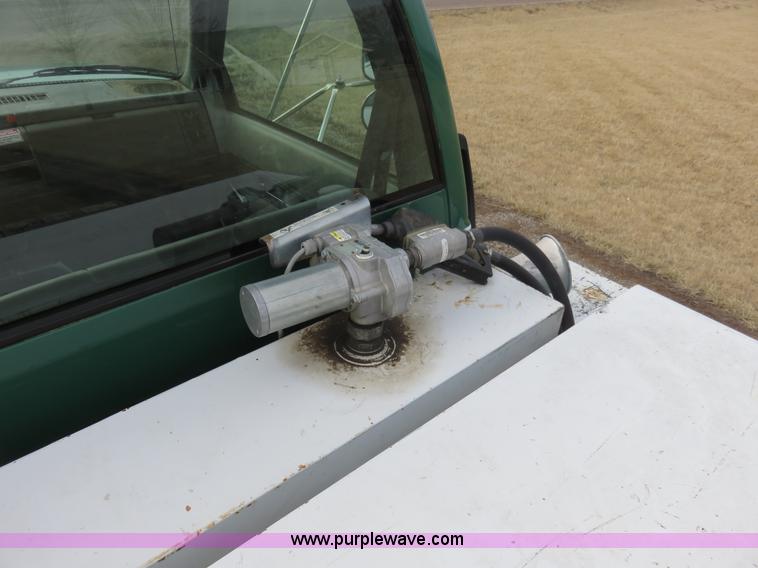 image for item K7084 1995 GMC TopKick flatbed truck