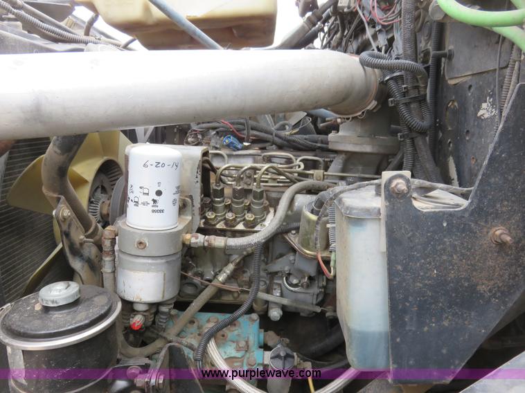 image for item K7087 1995 Ford LN8000F flatbed truck