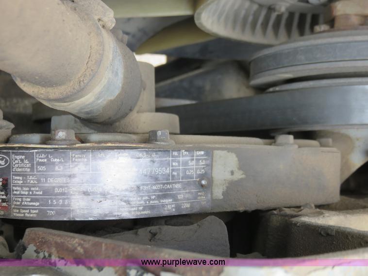 image for item K7087 1995 Ford LN8000F flatbed truck