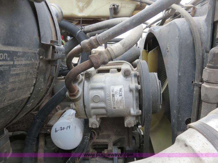 image for item K7087 1995 Ford LN8000F flatbed truck