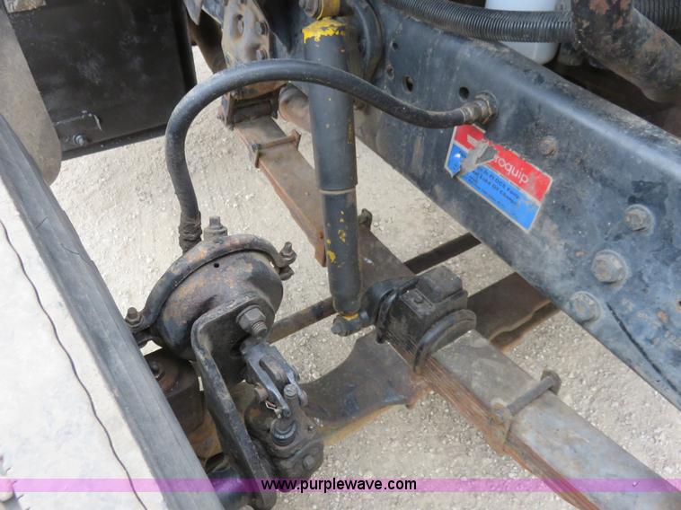 image for item K7087 1995 Ford LN8000F flatbed truck