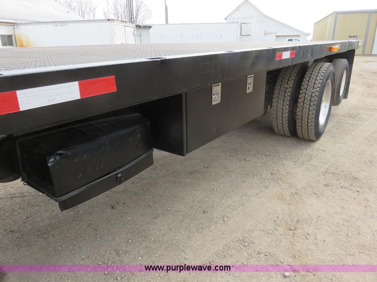 image for item K7087 1995 Ford LN8000F flatbed truck