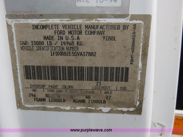 image for item K7087 1995 Ford LN8000F flatbed truck