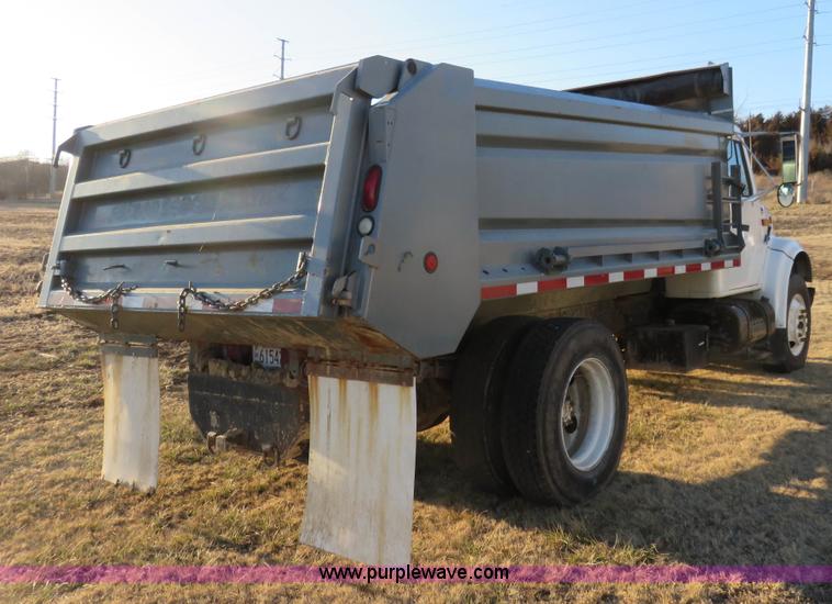 image for item K7092 1999 International 4700 dump truck