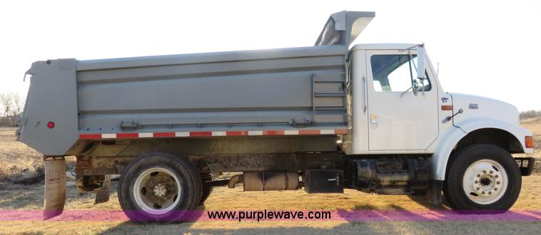 image for item K7092 1999 International 4700 dump truck