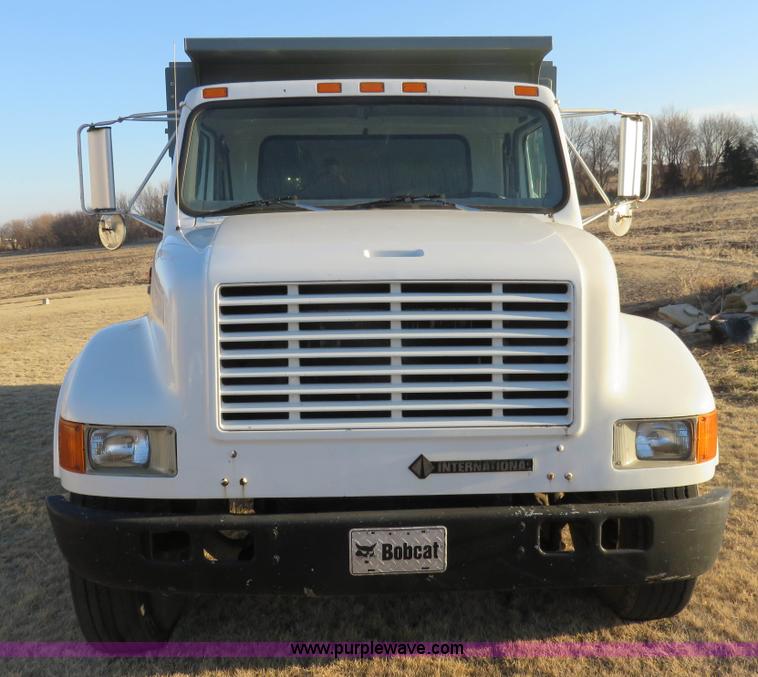 image for item K7092 1999 International 4700 dump truck