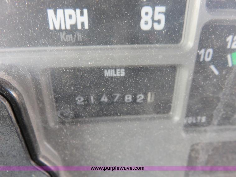 image for item K7092 1999 International 4700 dump truck