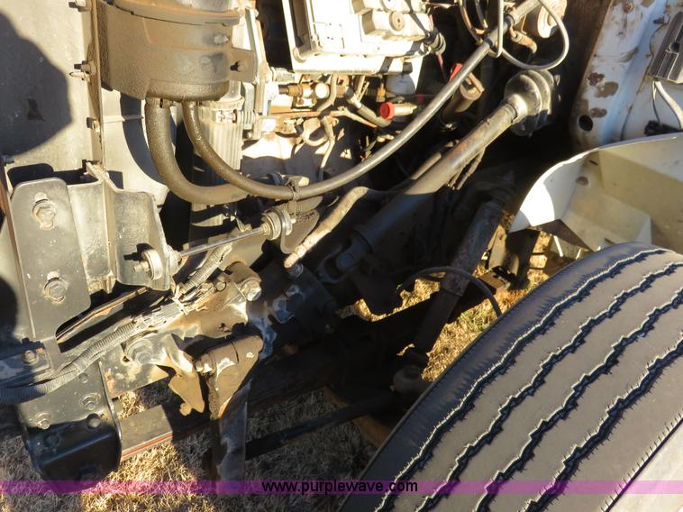 image for item K7092 1999 International 4700 dump truck