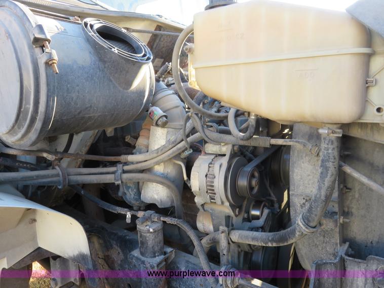 image for item K7092 1999 International 4700 dump truck