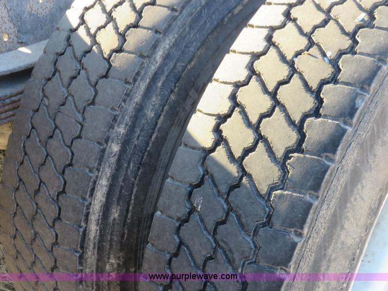 image for item K7092 1999 International 4700 dump truck