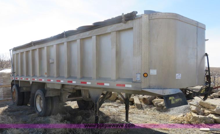 image for item K7172 2000 Travis end dump trailer