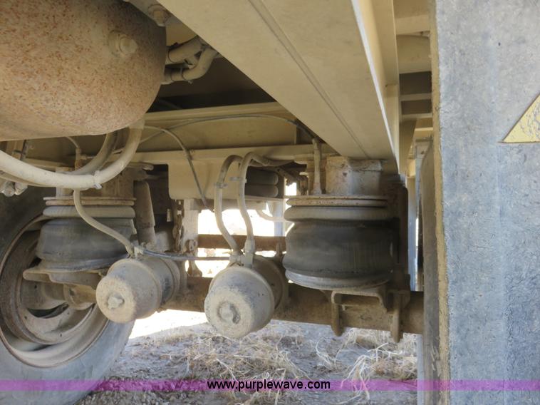 image for item K7172 2000 Travis end dump trailer
