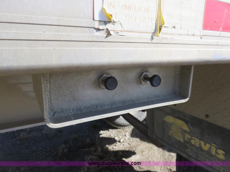 image for item K7172 2000 Travis end dump trailer