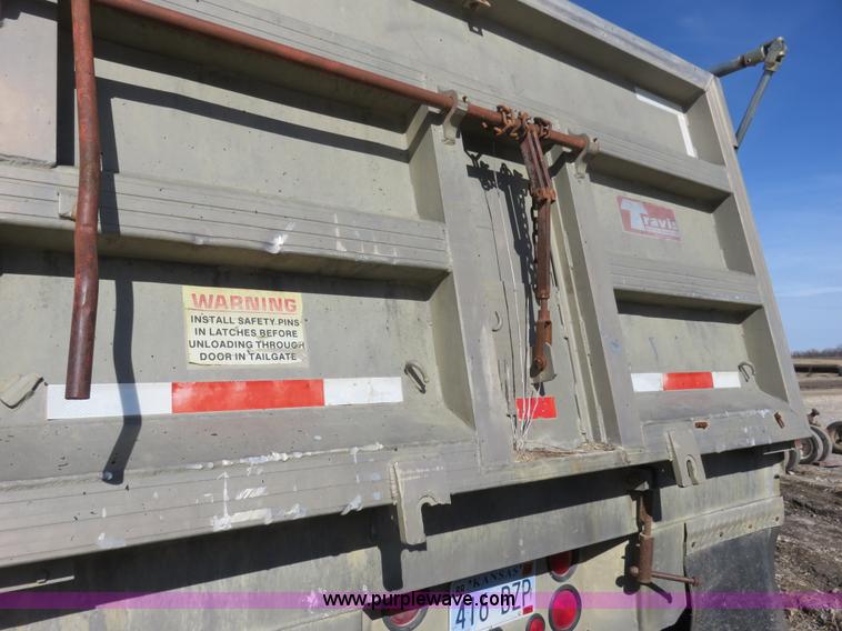 image for item K7172 2000 Travis end dump trailer