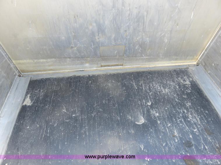 image for item K7172 2000 Travis end dump trailer